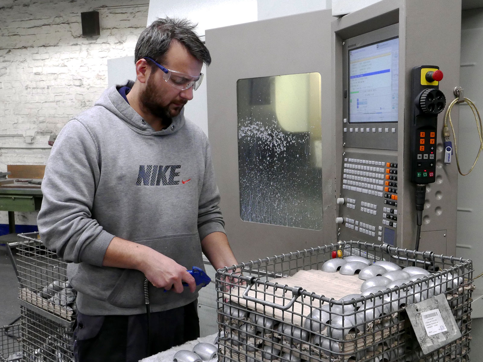 Aluminiumgussteile werden durch moderne CNC-Maschinen bearbeitet
